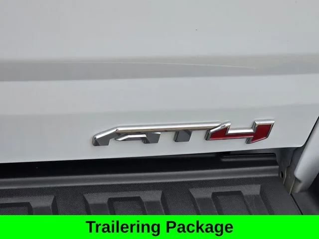 Used 2022 White GMC AT4 w/Cloth image 12