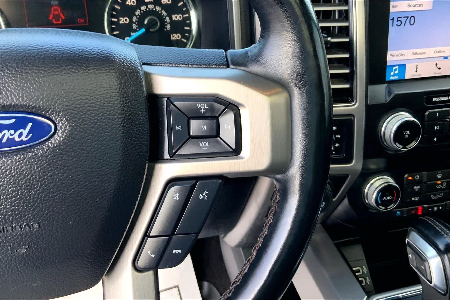 Used 2019 White Platinum Metallic Tri-Coat Ford Platinum image 22
