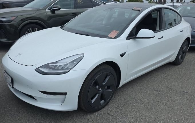 2022 Tesla Model 3 Long Range Dual Motor All-Wheel Drive's photo