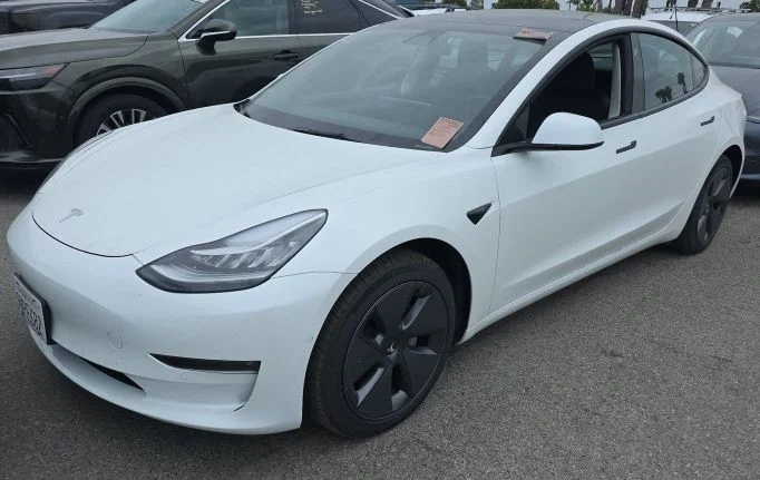 2022 Tesla Model 3 Long Range Dual Motor All-Wheel Drive's photo