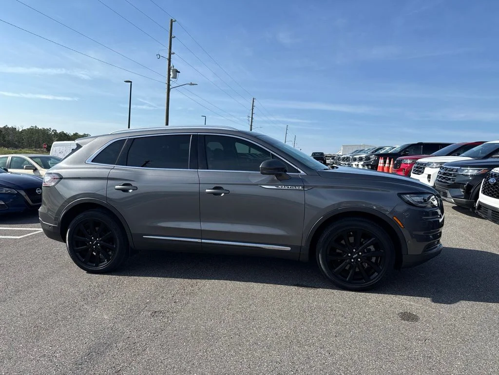 2022 Lincoln Nautilus Reserve FWD's photo