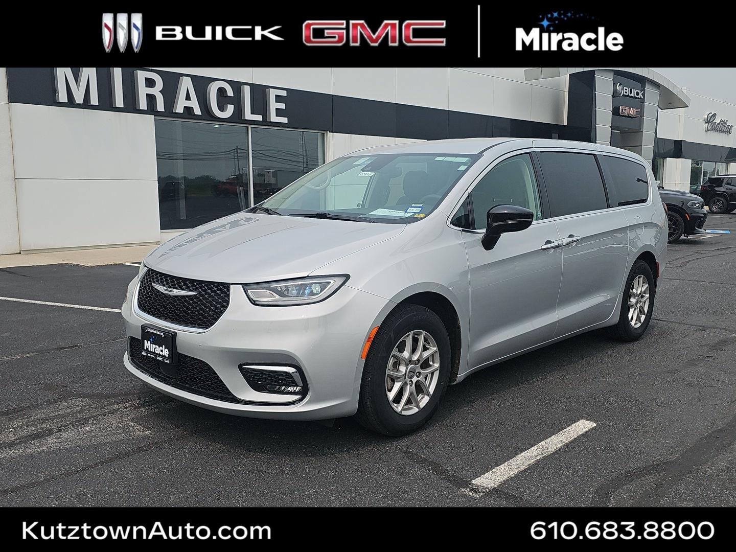 Used 2024 Silver Mist Clearcoat Chrysler Touring L image 1