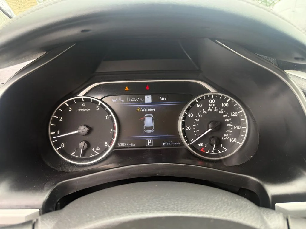 Used 2021 Gray Nissan SL image 18