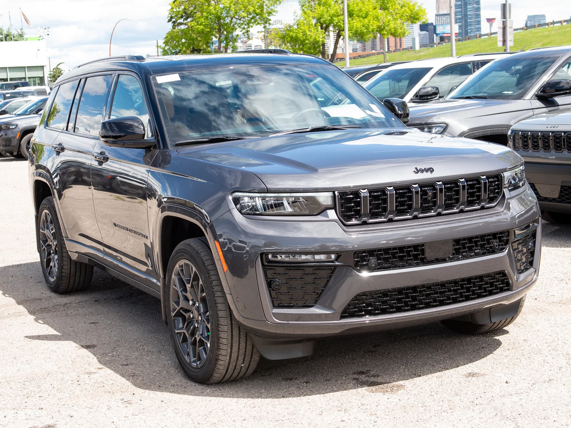 New 2026 Grey Jeep Summit* image 7