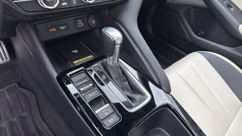 Used 2023 Platinum White Acura w/A-Spec Package image 32