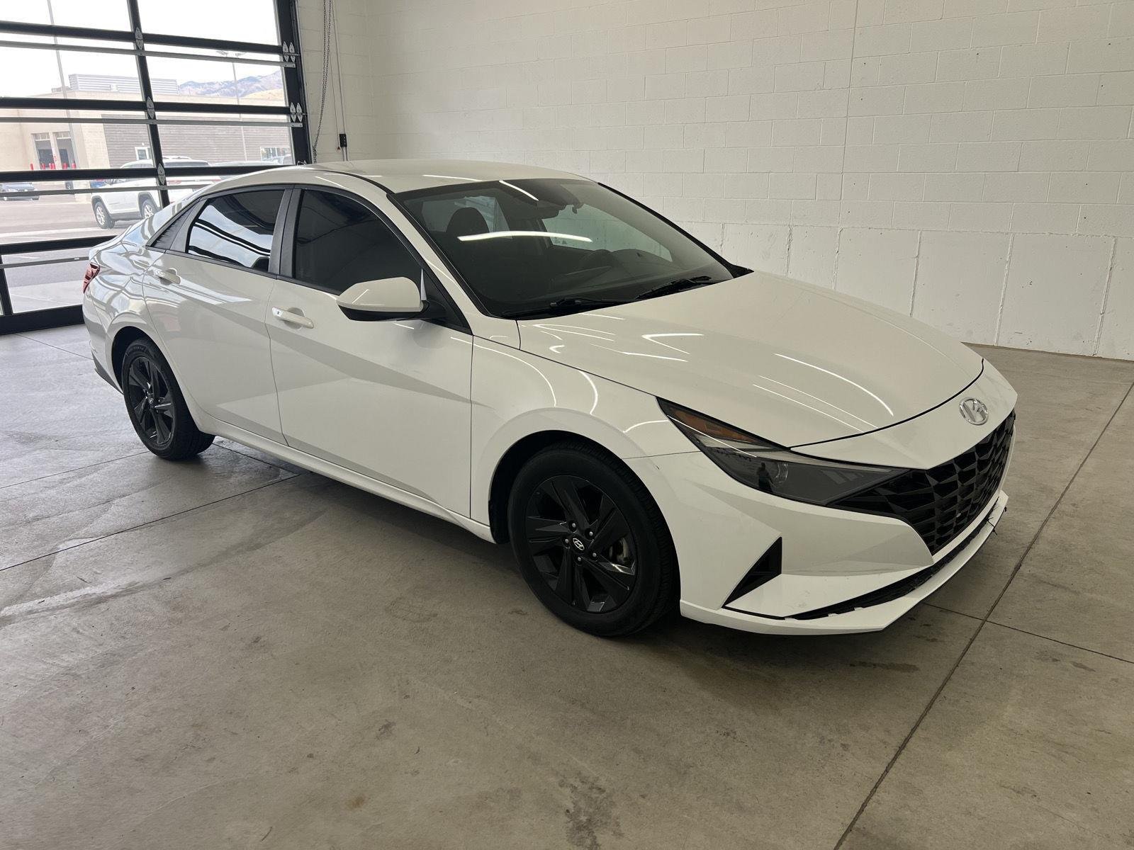 Used 2023 Quartz White Hyundai SEL image 5