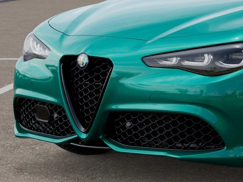 New 2025 Verde (Green) Fangio MetallicExterior Paint Alfa Romeo Base image 12