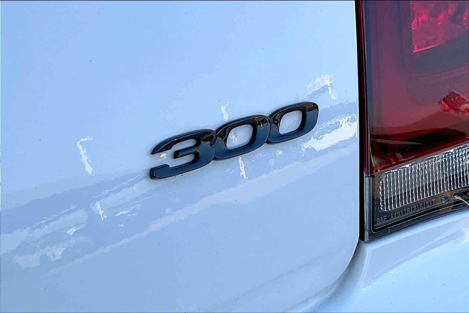 Used 2021 Bright White Clearcoat Chrysler Touring image 9