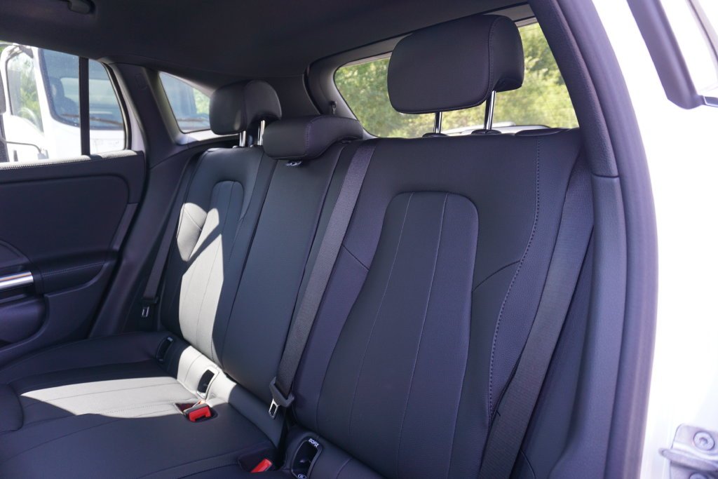 New 2026 Polar White Mercedes-Benz GLA 250 image 23
