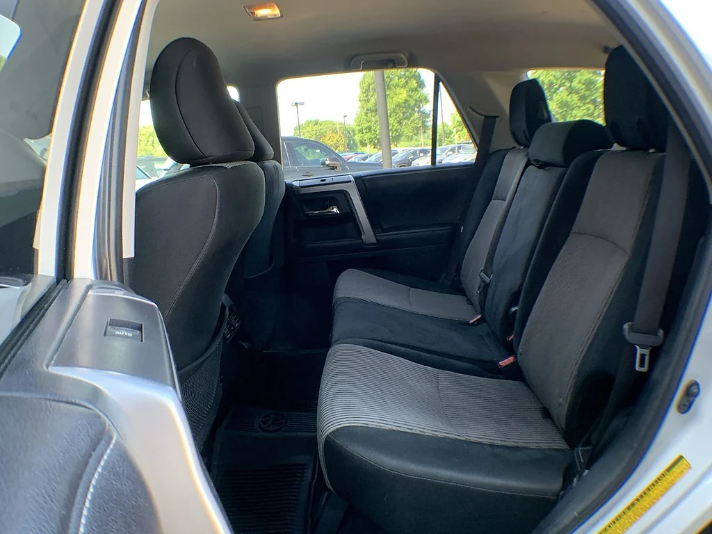 Used 2016 Super White Toyota SR5 image 21