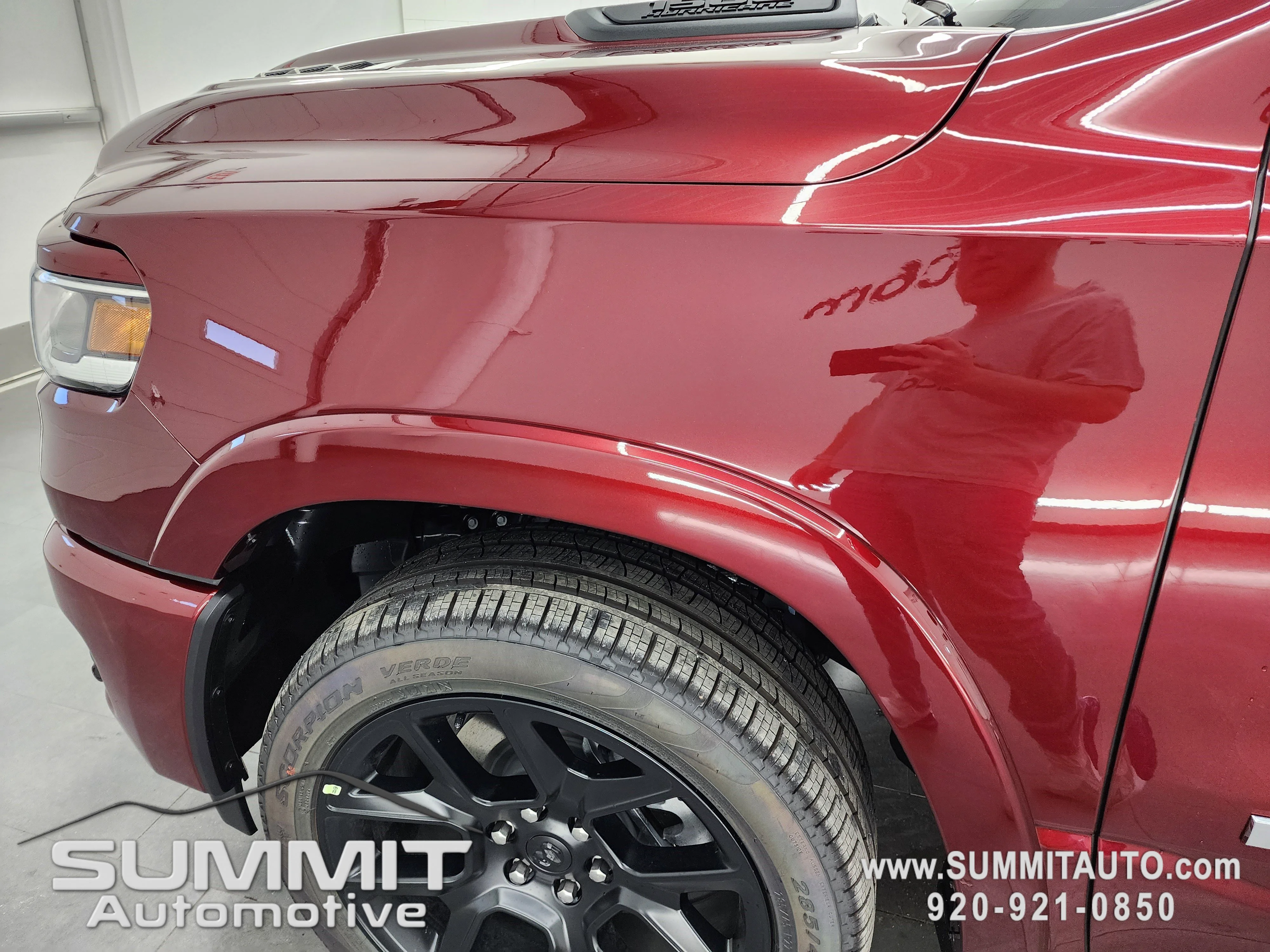 New 2026 Delmonico Red Pearl-Coat Exterior Paint RAM Laramie image 37