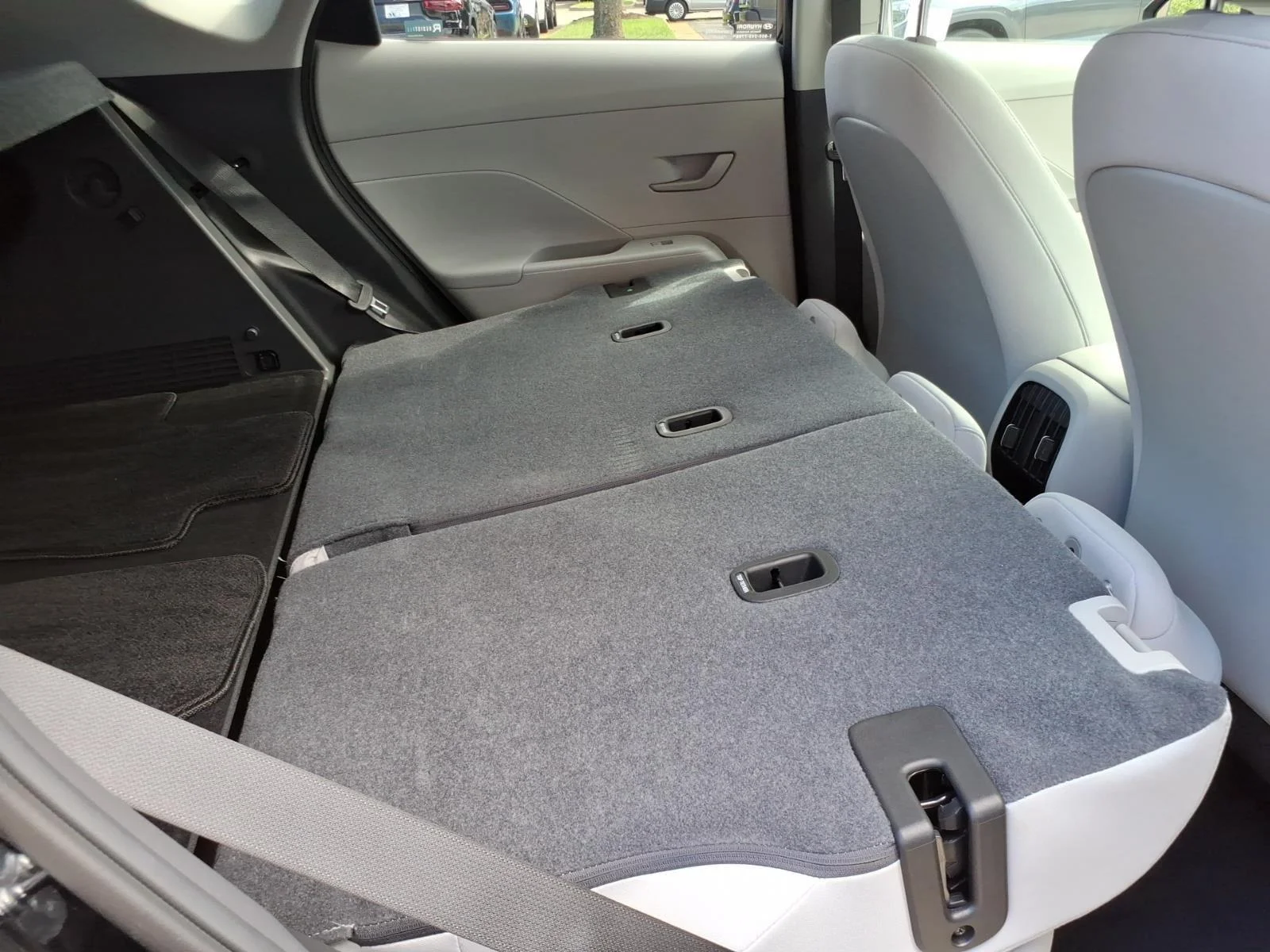 Used 2025 Abyss Black Pearl Hyundai SEL image 29