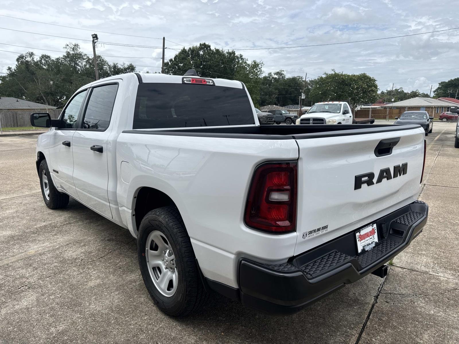 New 2026 Bright White Clear-Coat Exterior Paint RAM Tradesman image 3