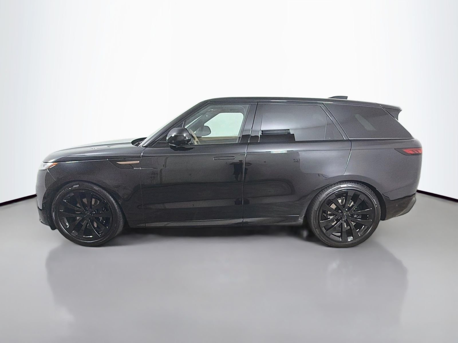 New 2026 Santorini Black Land Rover Dynamic SE image 2