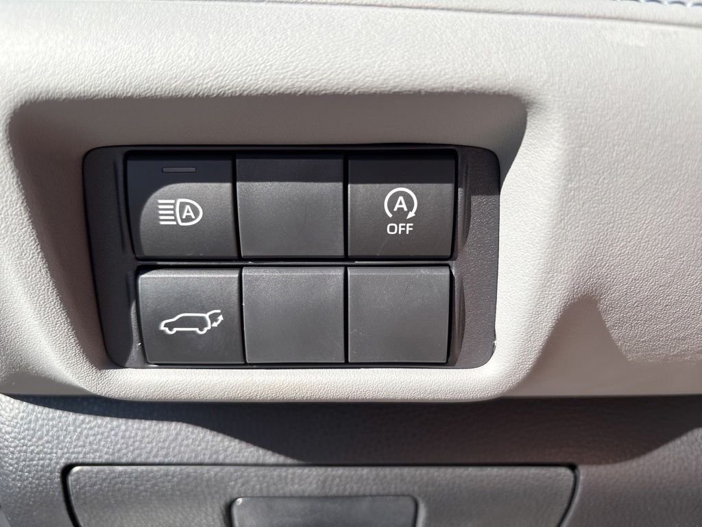 Used 2023 Silver Toyota XLE image 23