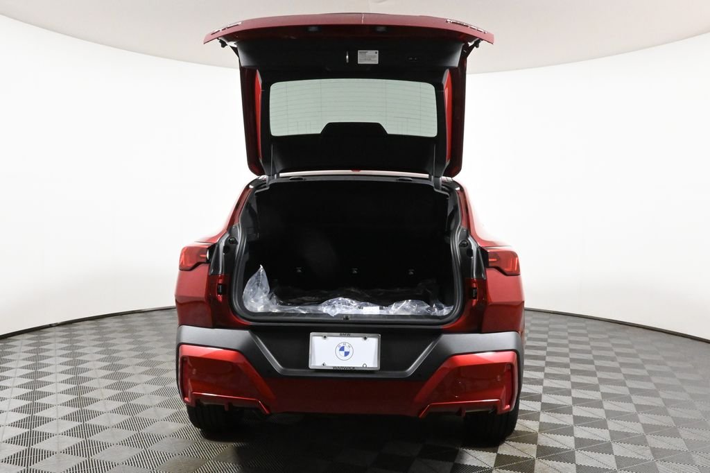 Used 2026 Red BMW xDrive28i image 36