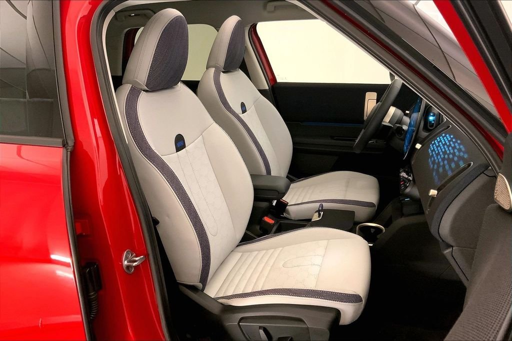 Certified Used 2025 Chili Red II MINI Iconic image 6