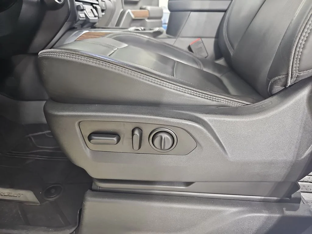 Used 2020 Beige Chevrolet High Country image 35