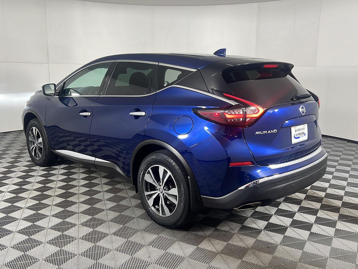 Used 2021 Deep Blue Pearl Nissan S image 6