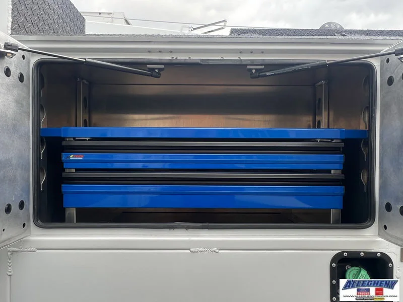 New 2024 Oxford White Ford F-600® XL image 10