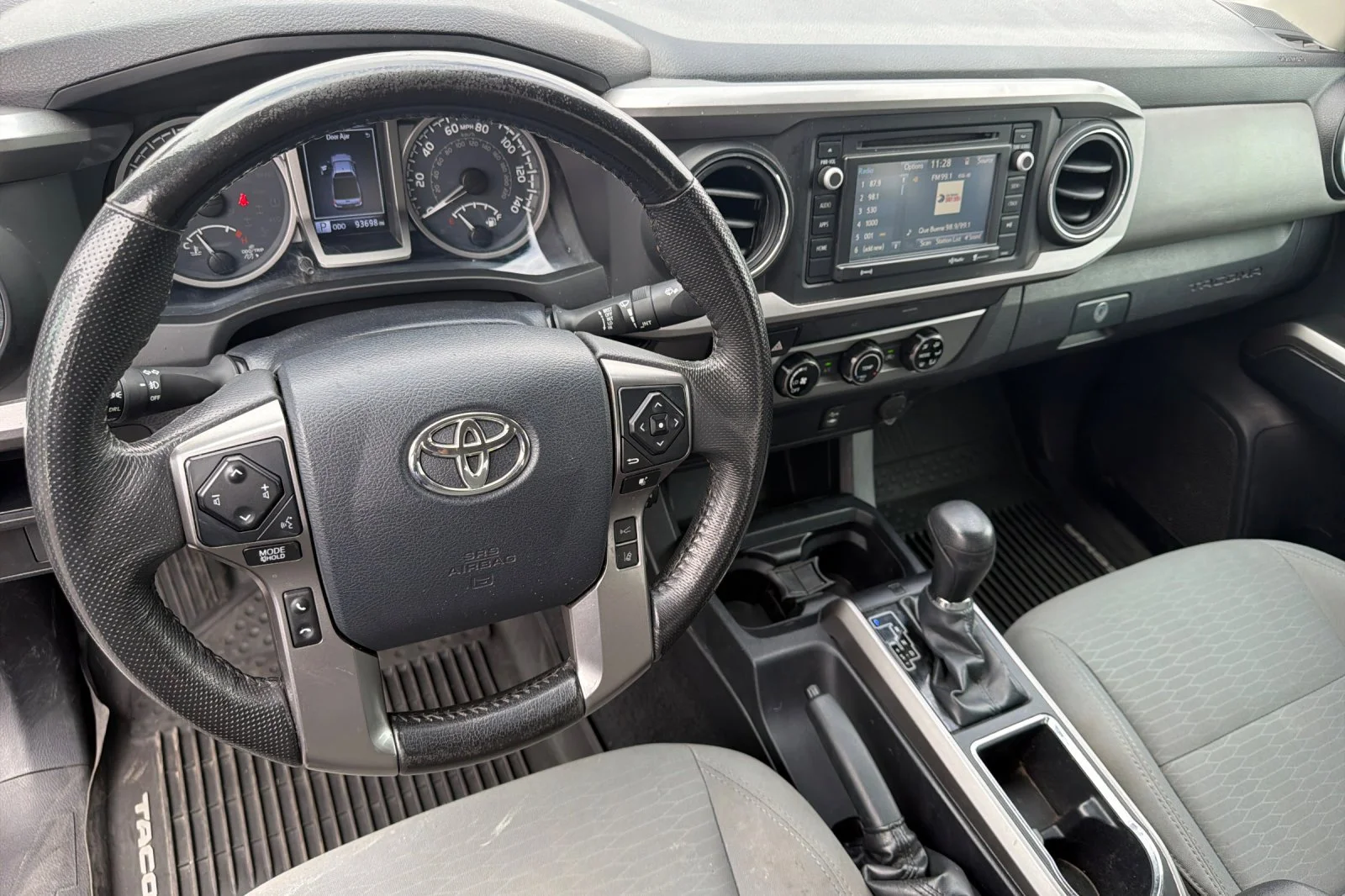 Used 2018 White Toyota SR5 image 17