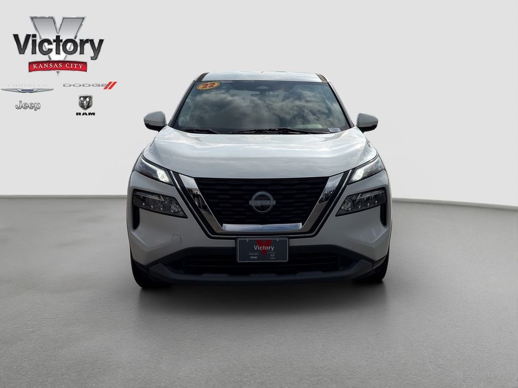 Used 2022 Nissan Rogue SV with VIN 5N1BT3BAXNC725257 for sale in Kansas City