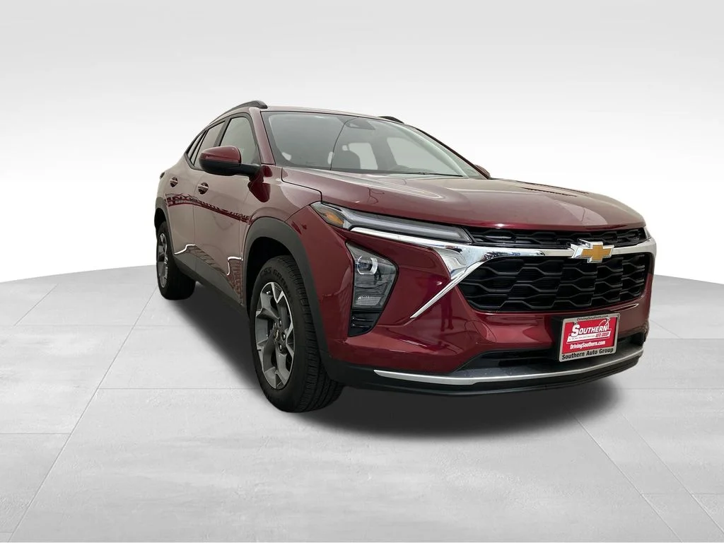 Used 2025 Red Chevrolet LT image 7