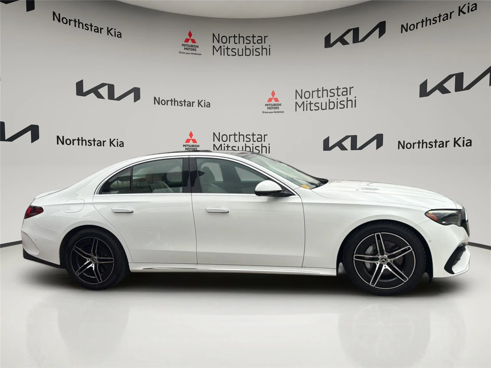 Used 2025  Mercedes-Benz E 350 image 7