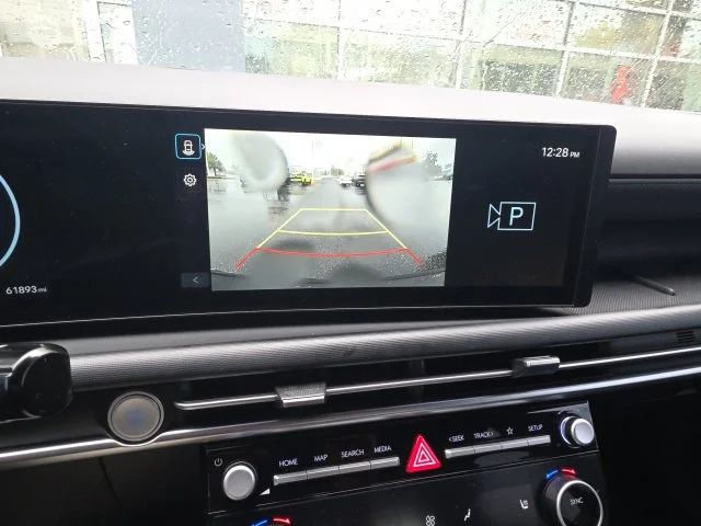 Used 2025 White Hyundai SEL image 8