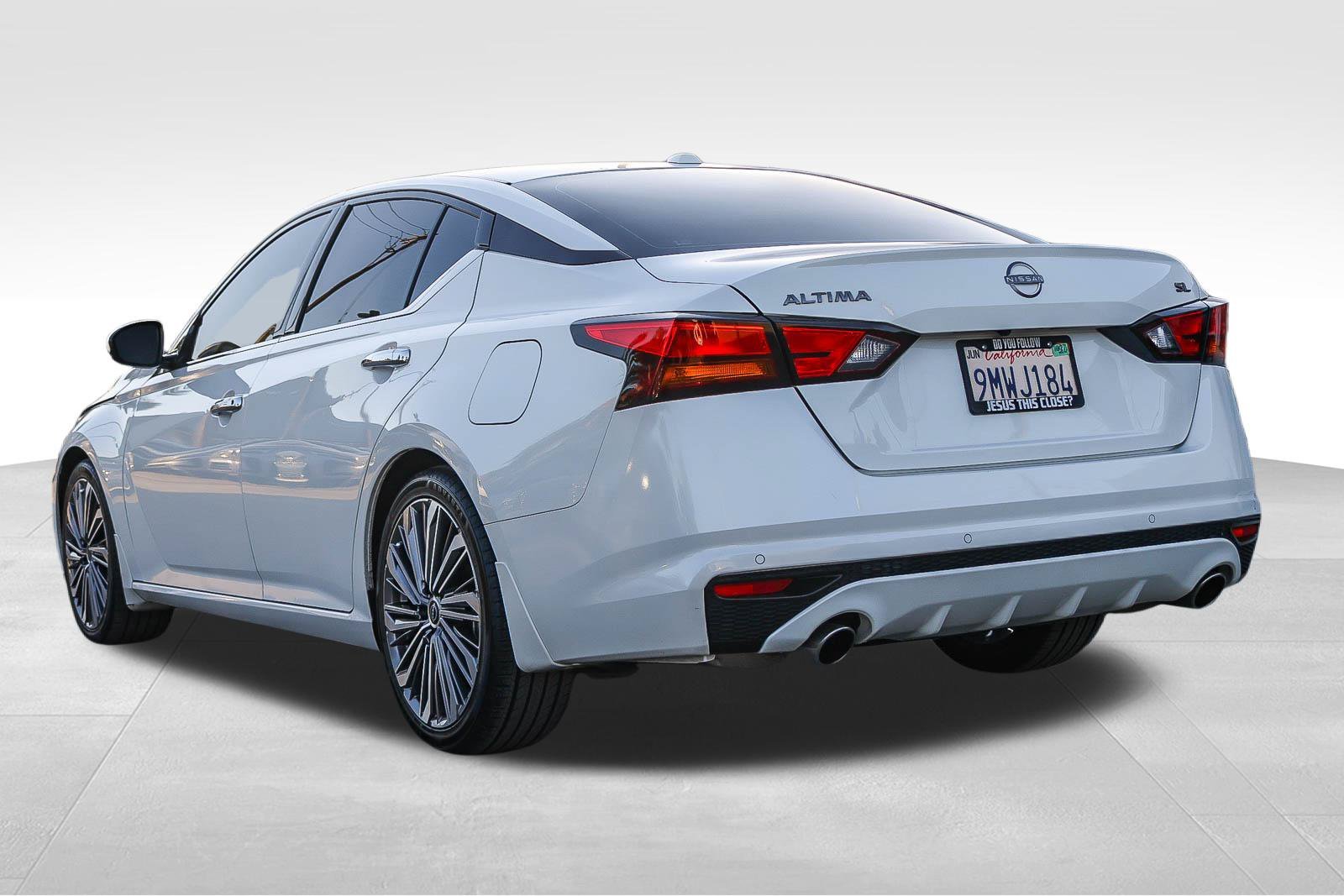 Used 2024 White Nissan 2.5 SL image 4