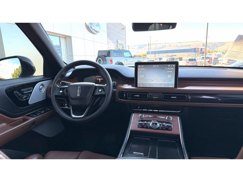 Used 2023 Diamond Red Metallic Tinted Clearcoat Lincoln Reserve image 14