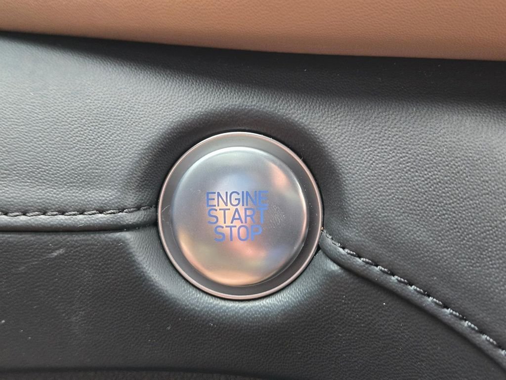 Used 2023 White Hyundai Calligraphy image 28