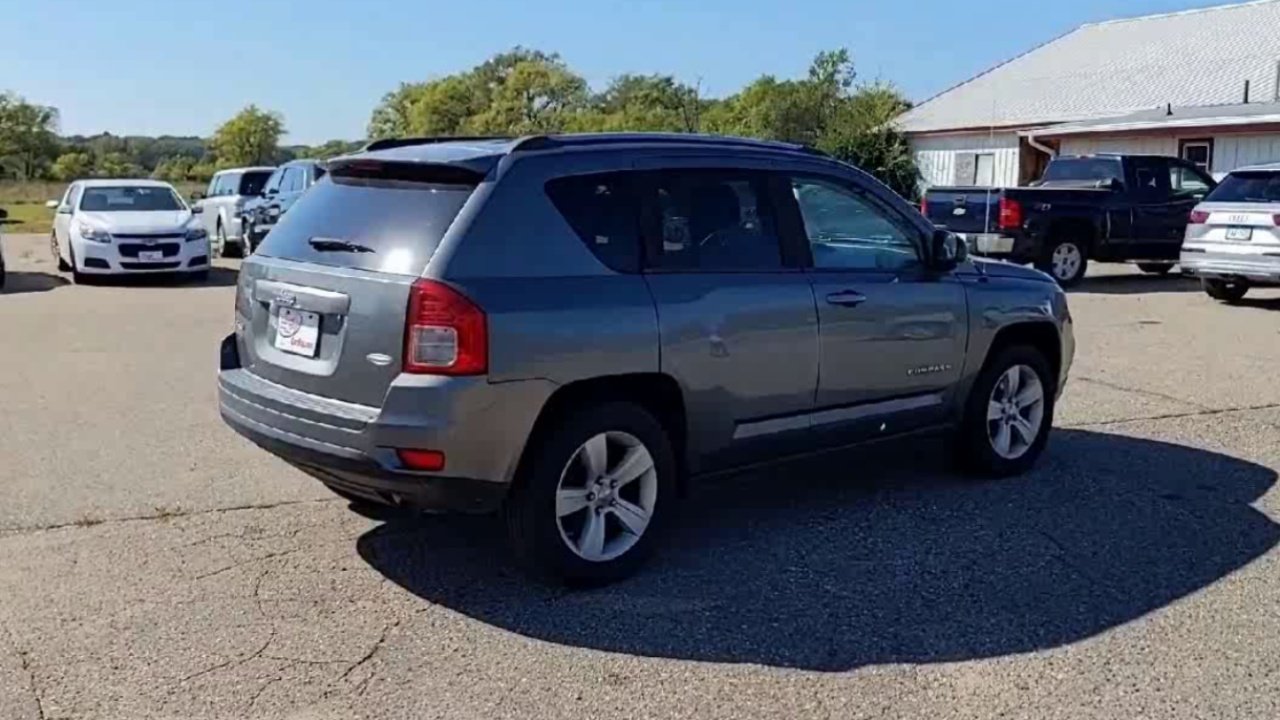 2011 Jeep Compass Sport photo 4