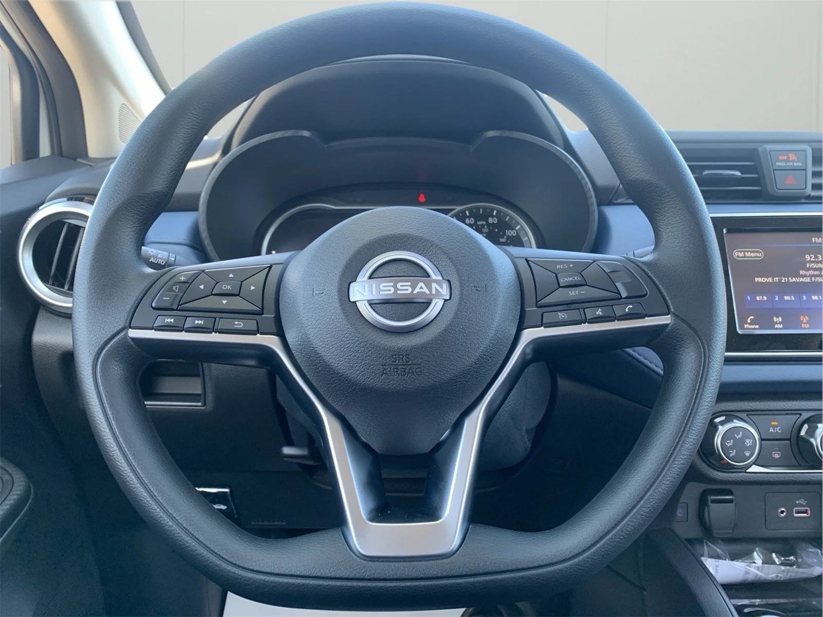 Used 2025 White Nissan 1.6 SV image 15