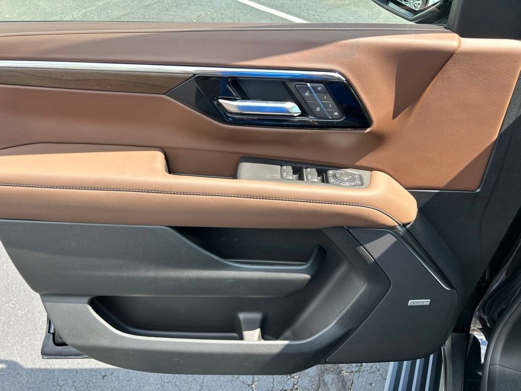 2026 Chevrolet Suburban High Country - Photo 15