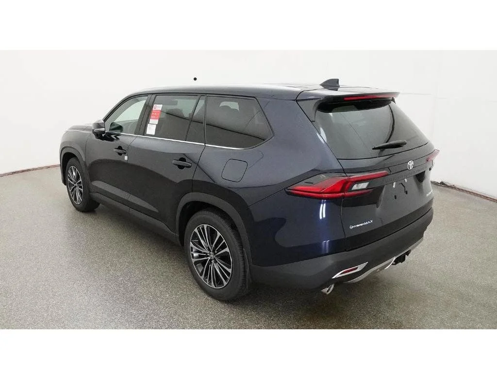 New 2026  Toyota MAX Platinum image 6