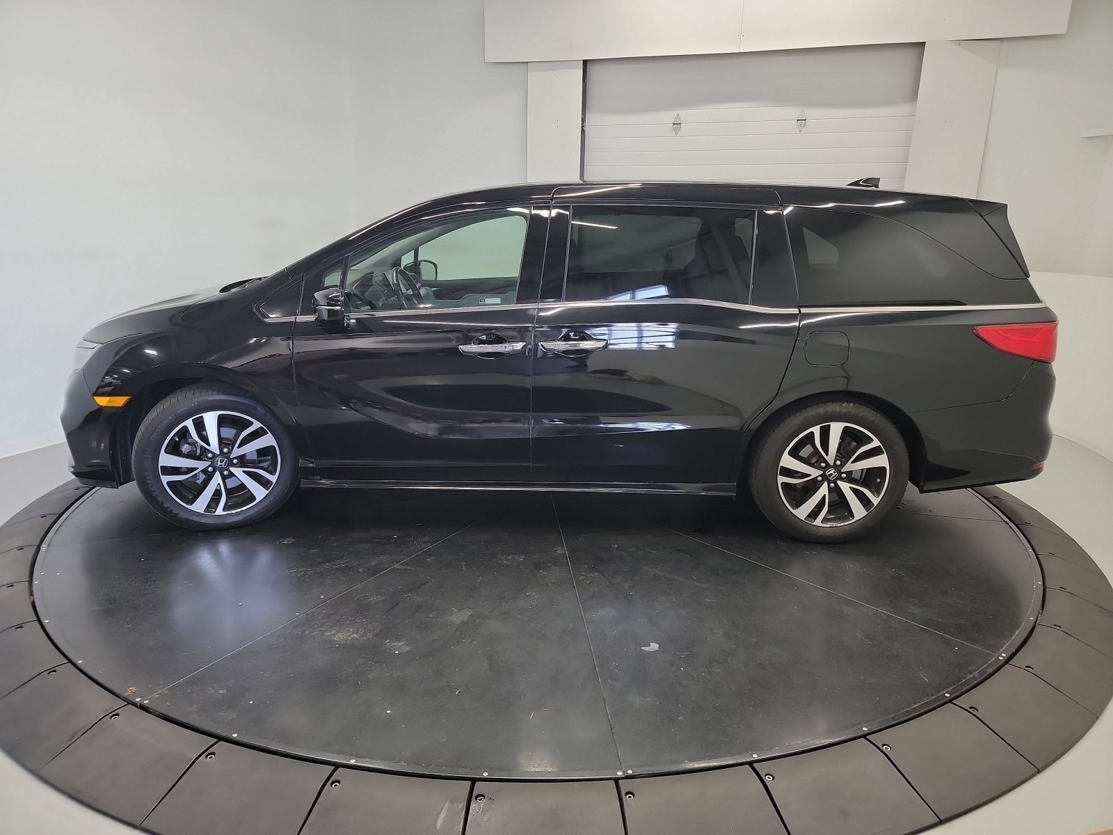 Used 2019 Crystal Black Pearl Honda Elite image 4
