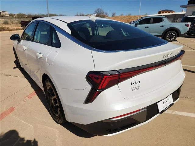 Used 2025 Snow White Pearl KIA LXS Front-Wheel Drive image 2
