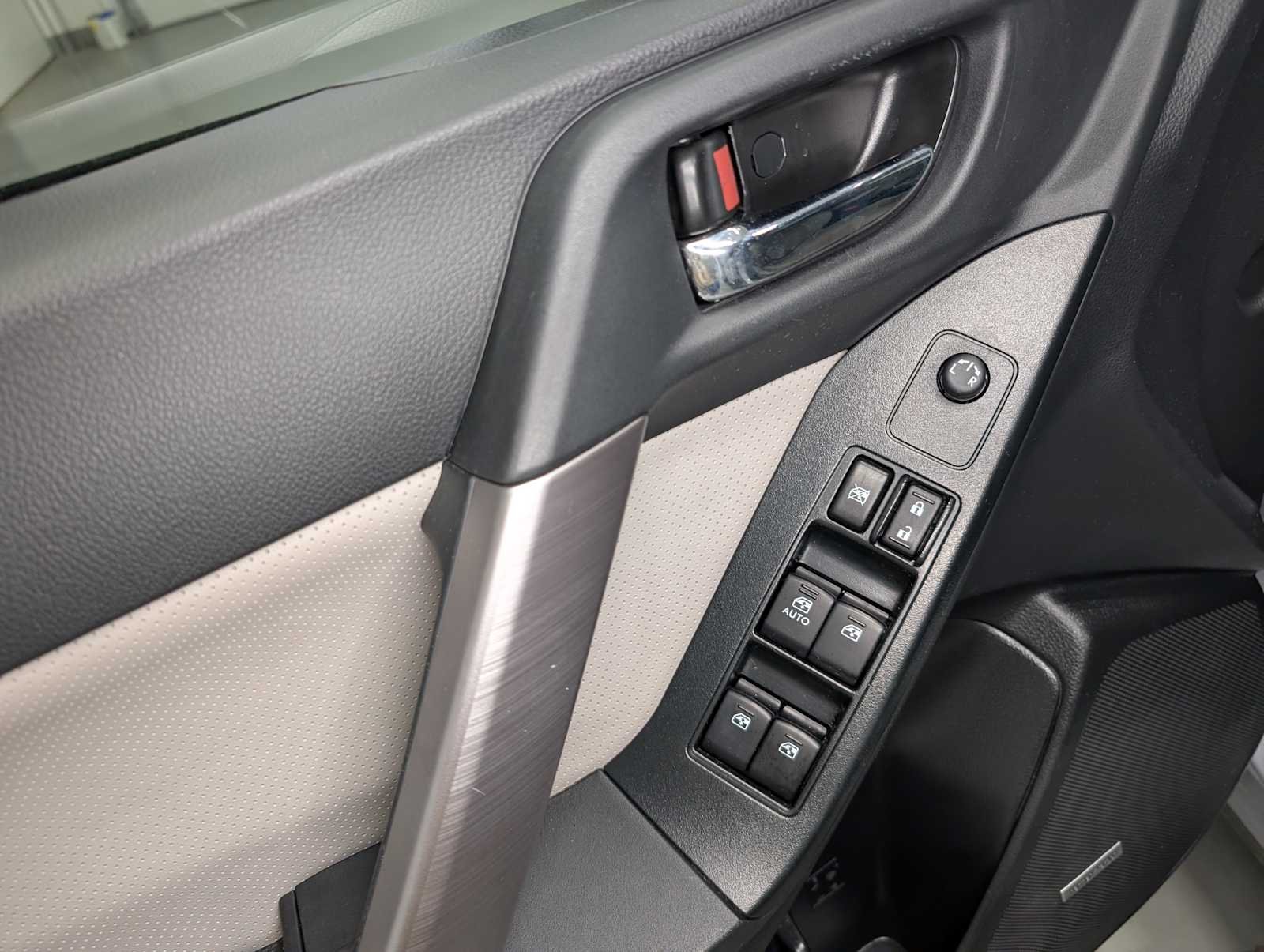 Used 2016 Ice Silver Metallic Subaru 2.5i Touring image 39