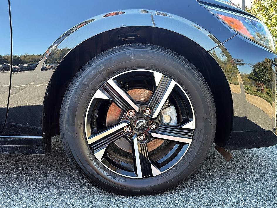Used 2025 Super Black Nissan SV image 12