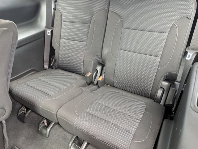 Used 2023 White GMC SLE image 30