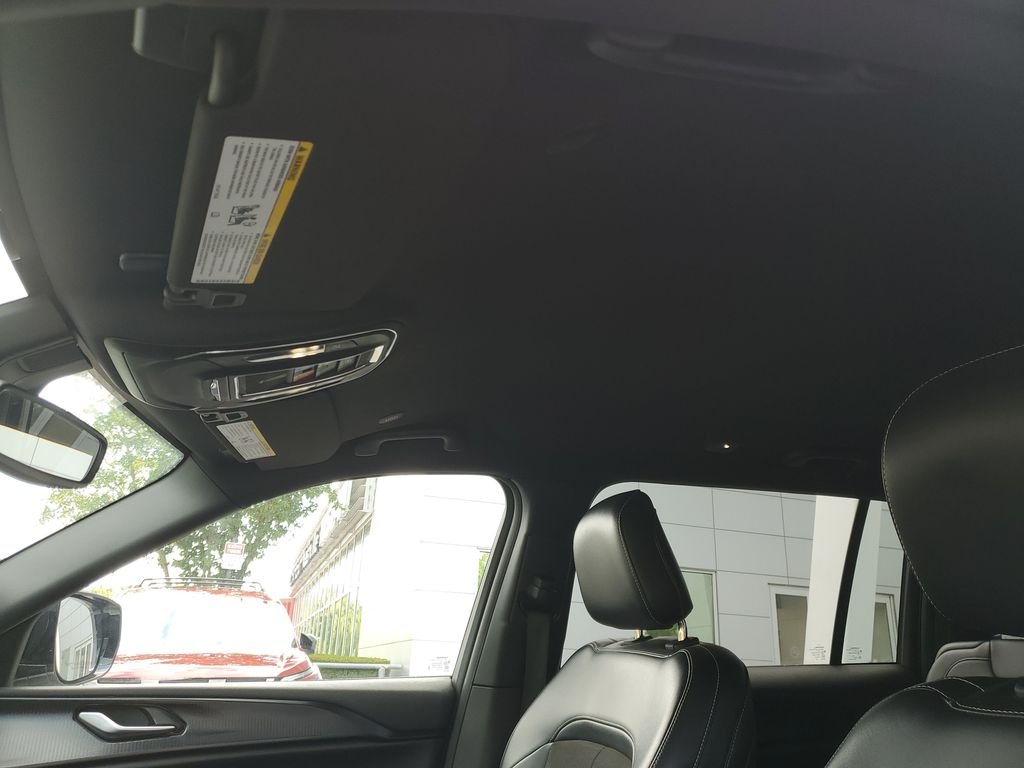 Used 2023 Silver Jeep Altitude image 21