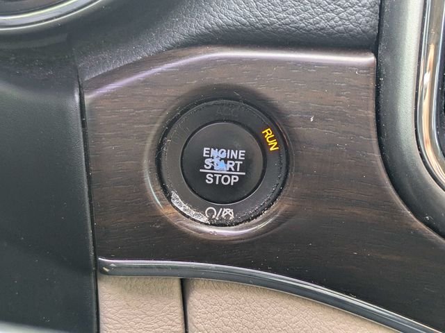 Used 2018 White Jeep Limited image 31