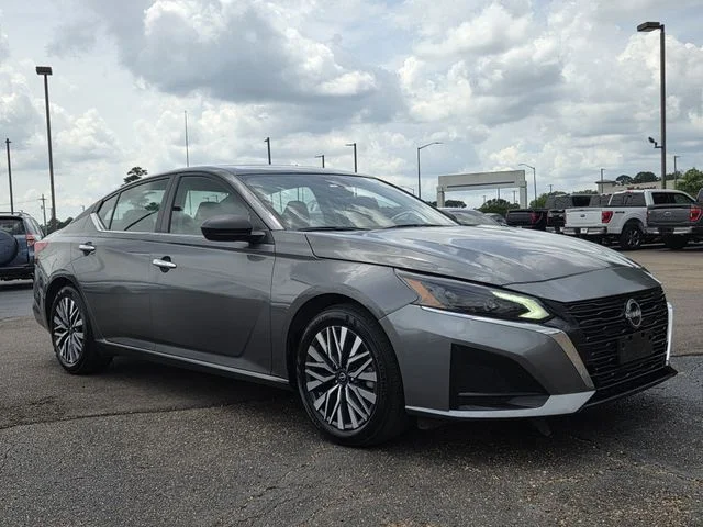 2025 Nissan Altima 2.5 SV's photo