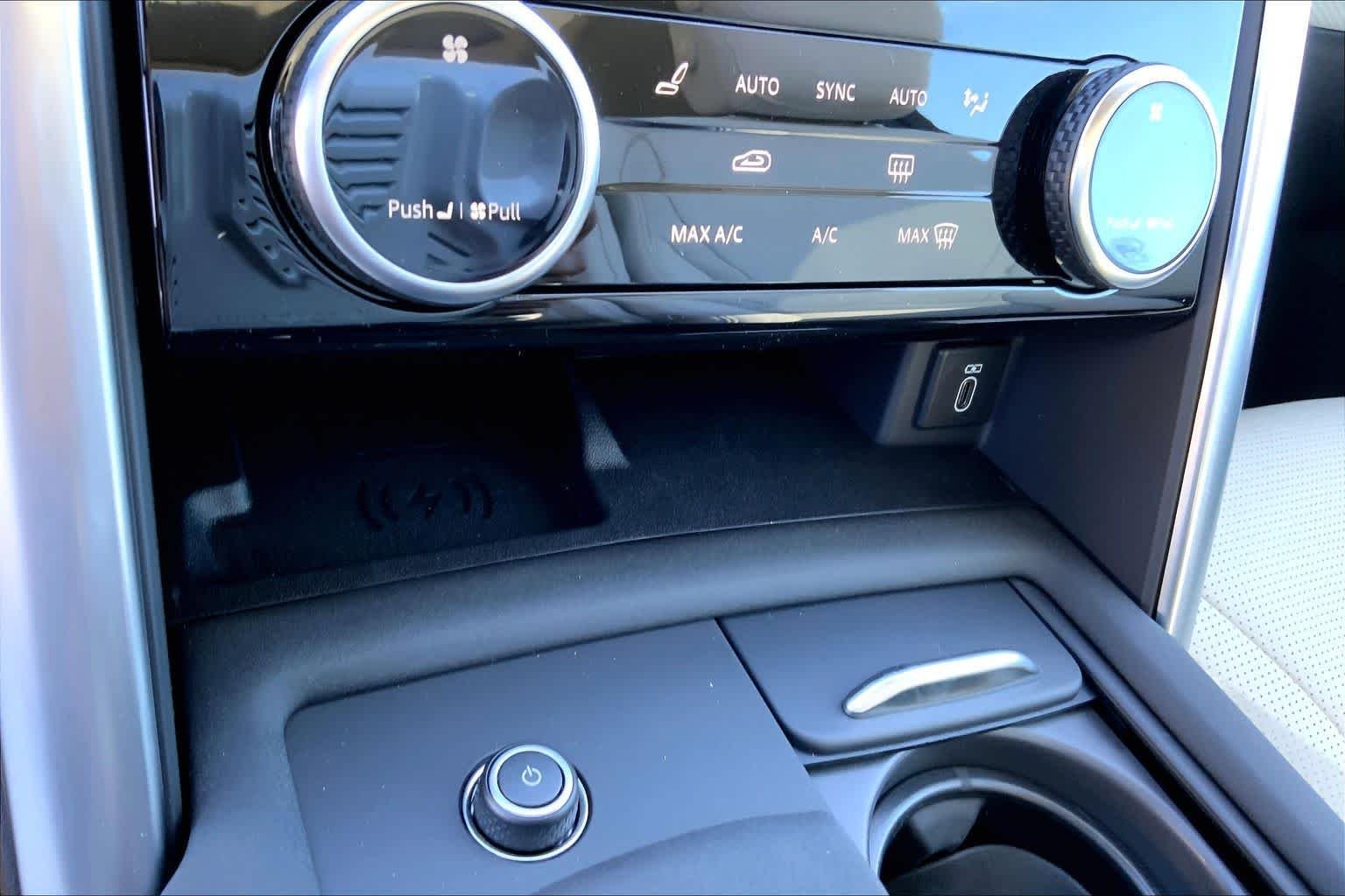 New 2026 Sedona Red LAND ROVER Gemini Edition image 18