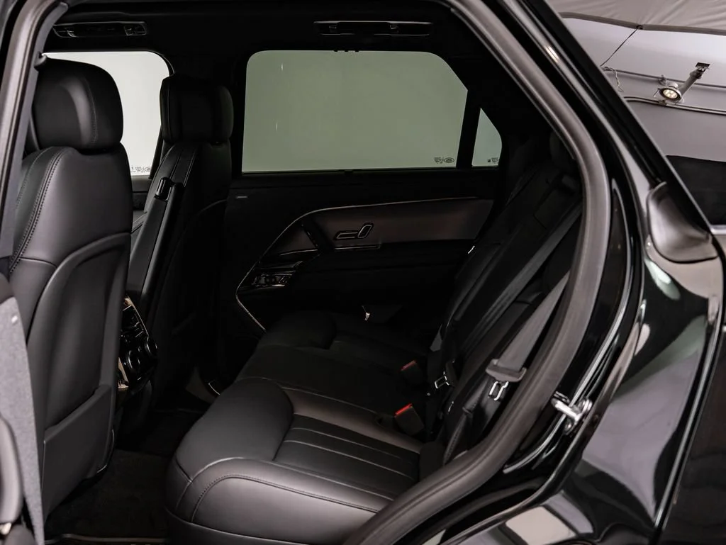 New 2026 Santorini Black Land Rover SE image 41