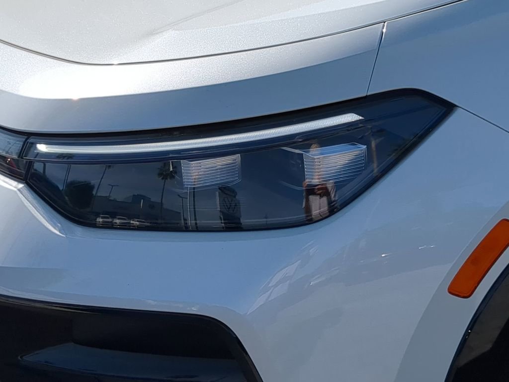 New 2026 White/off-white Volkswagen 2.0T SE R-Line Black image 7