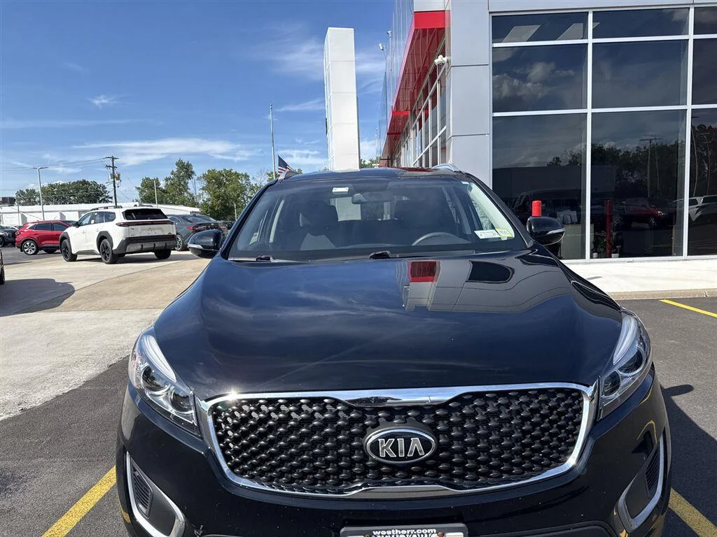 Used 2018 Ebony Black Kia LX image 3