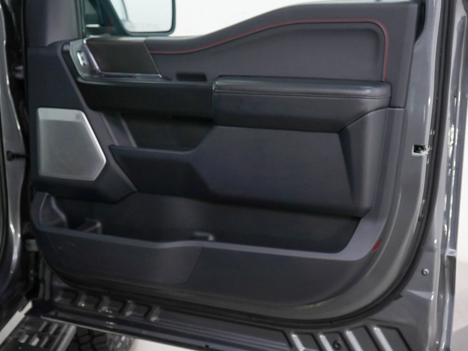 Used 2024 Carbonized Gray Metallic Ford Raptor image 9