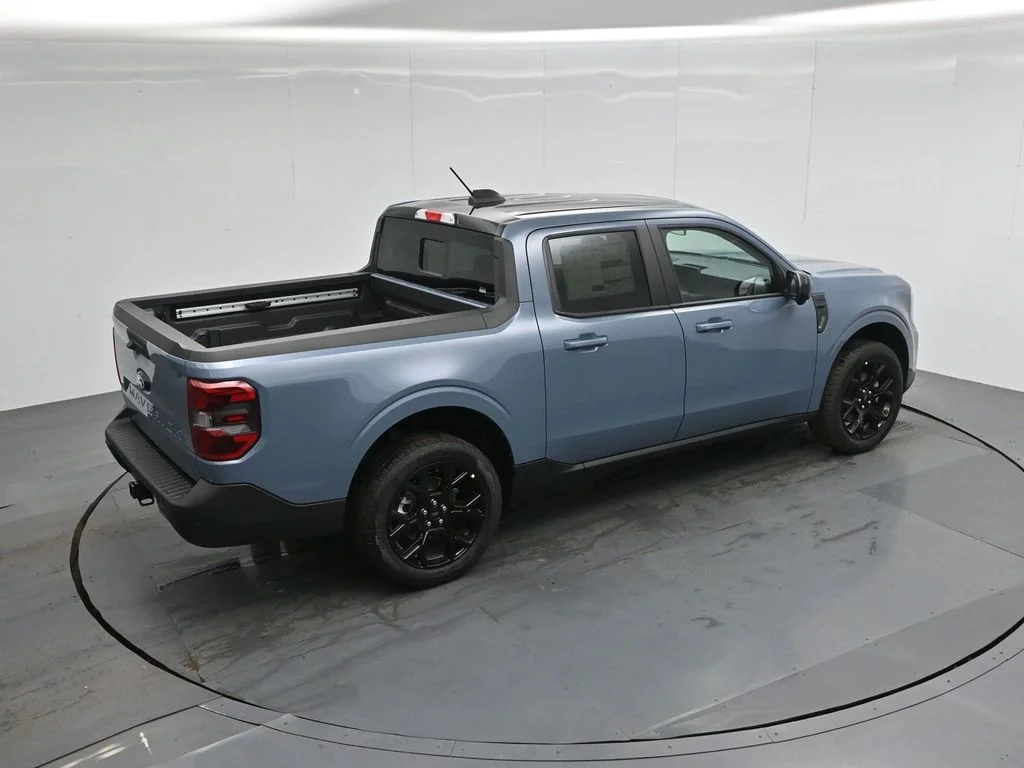 New 2026 Azure Gray Metallic Tri-Coat Ford Lariat image 40